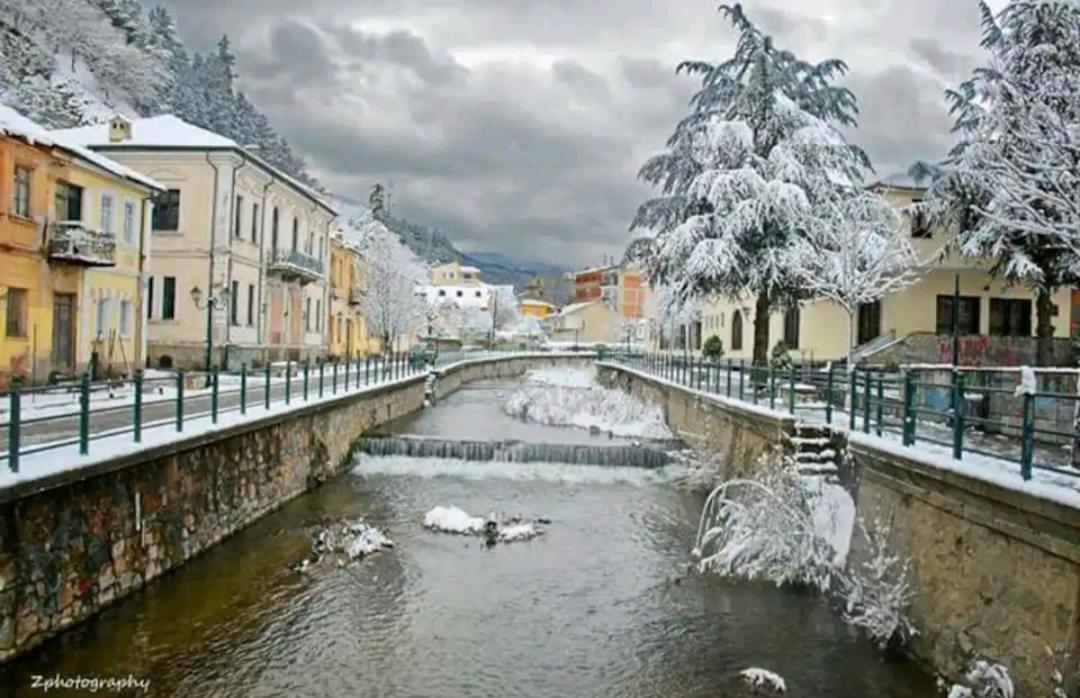 Center River Apartment Florina Esterno foto